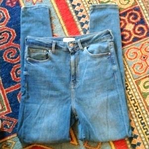 FOREVER 21- High Rose Skinny Jeans Size 28